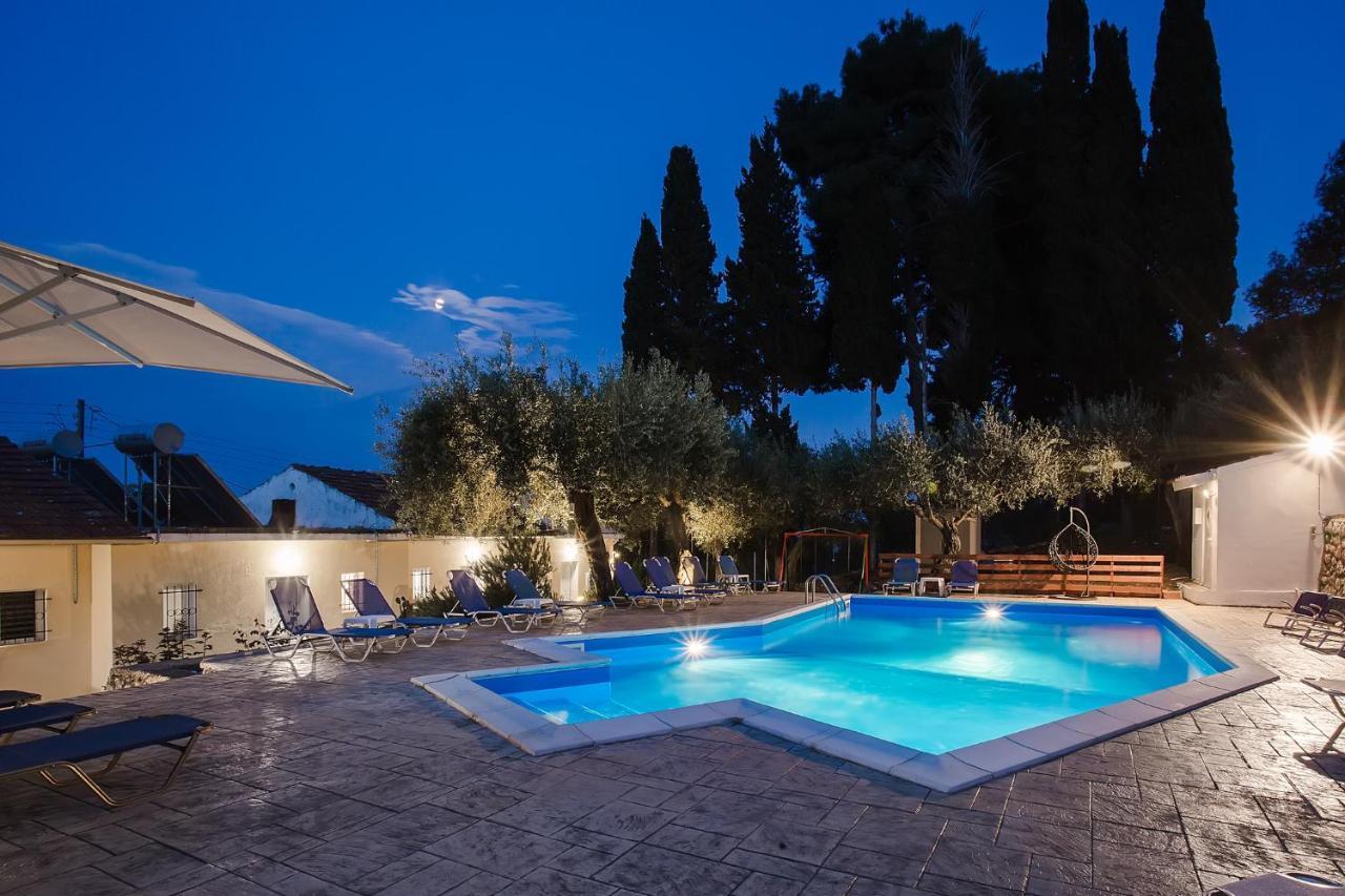Olive Grove Poolside Apartments Benitses  Esterno foto