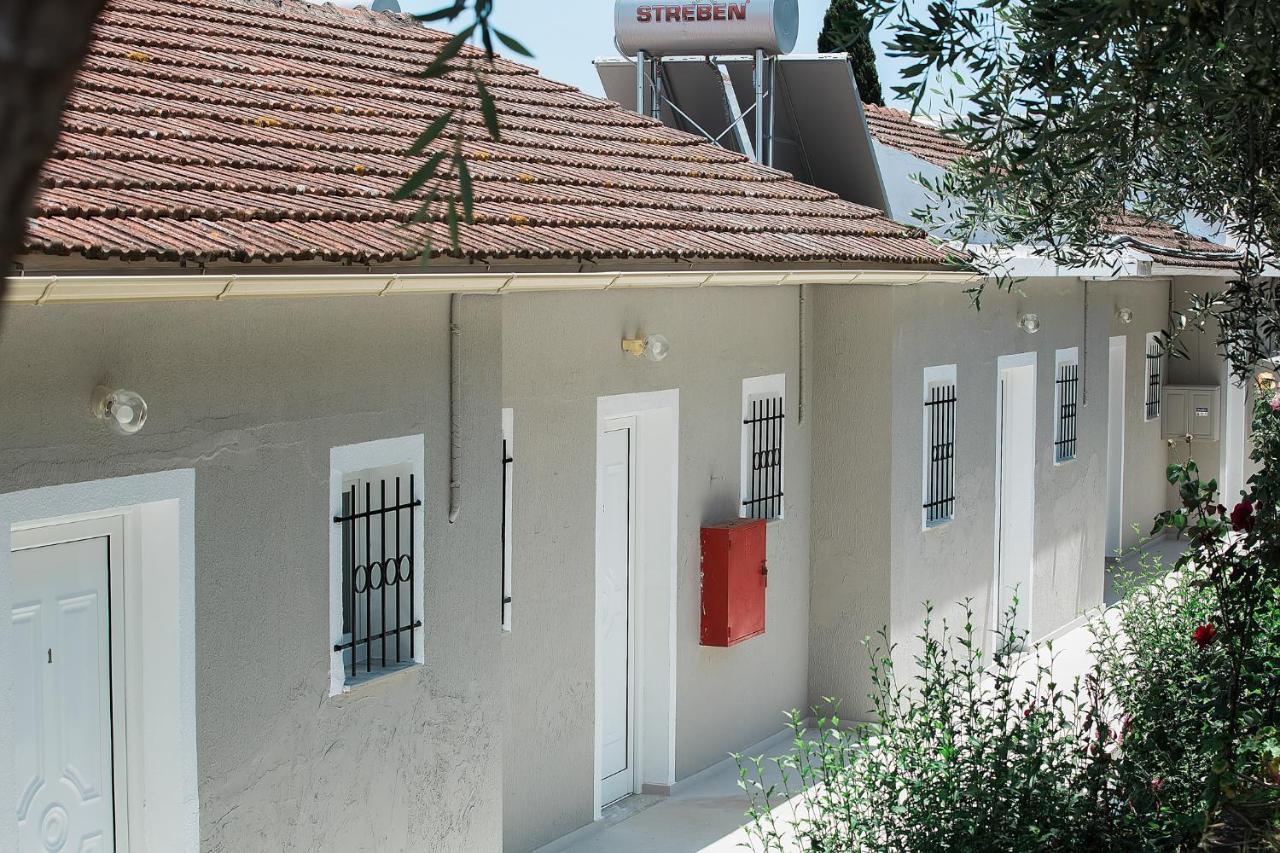 Olive Grove Poolside Apartments Benitses  Esterno foto