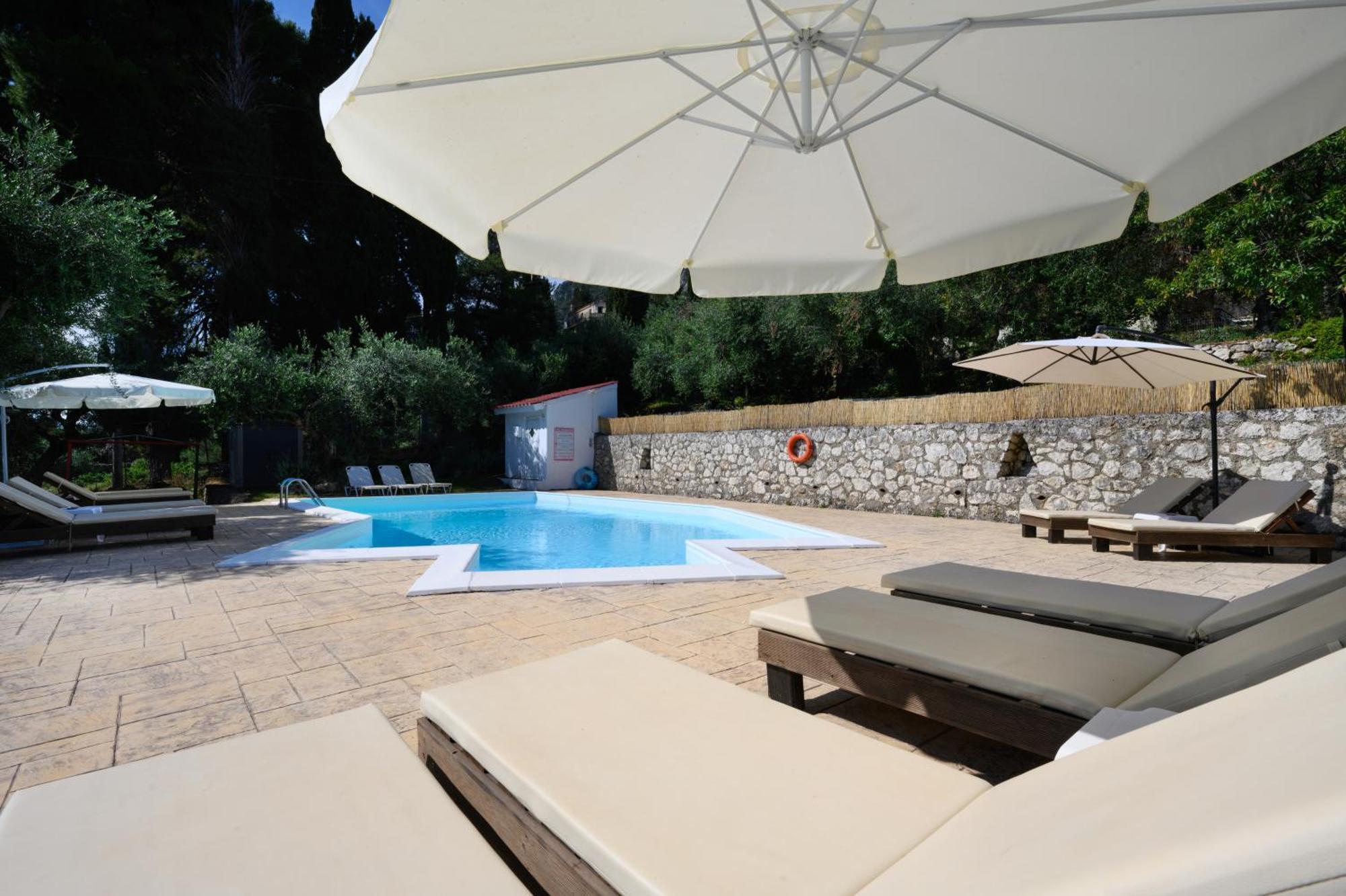Olive Grove Poolside Apartments Benitses  Esterno foto