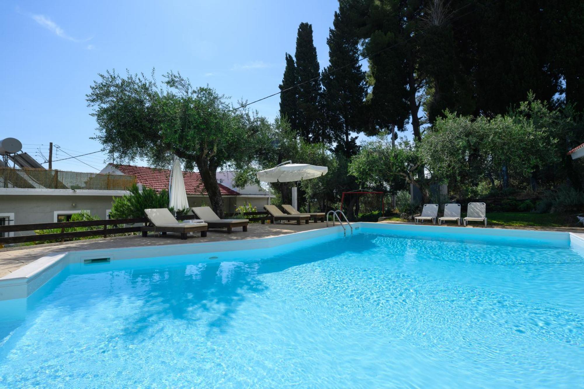 Olive Grove Poolside Apartments Benitses  Esterno foto