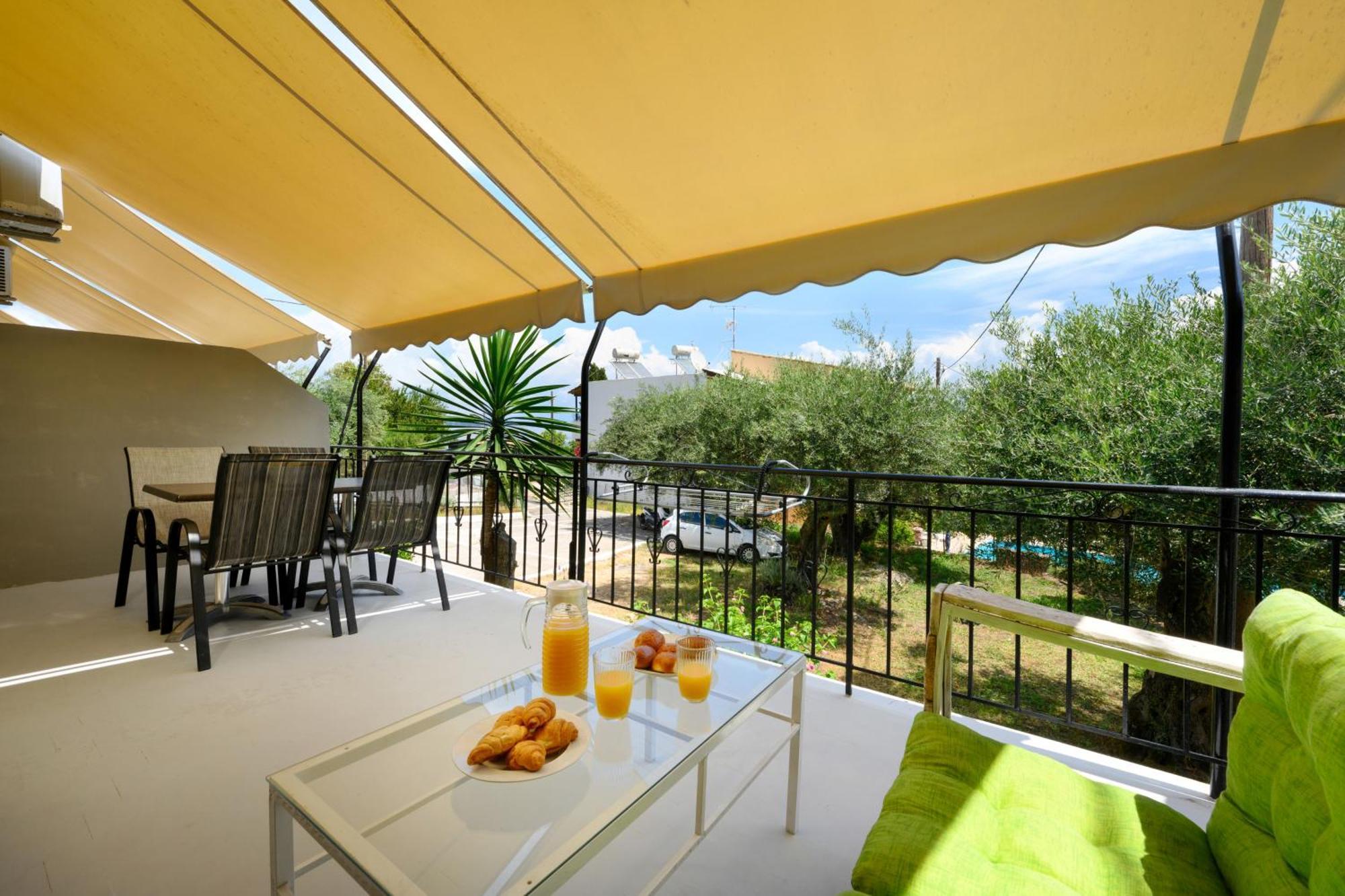 Olive Grove Poolside Apartments Benitses  Esterno foto