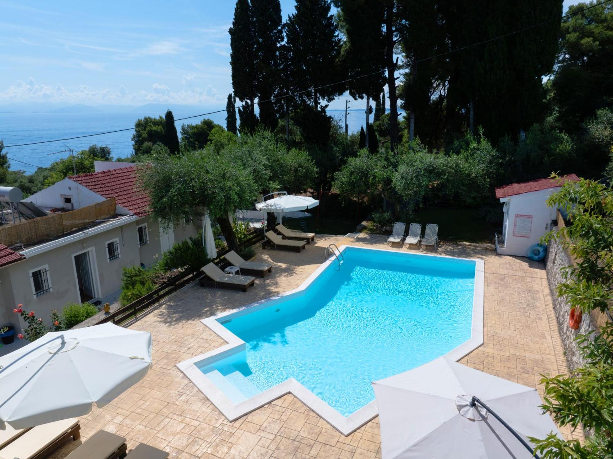 Olive Grove Poolside Apartments Benitses  Esterno foto